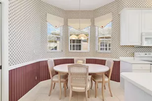 693 Vintage Reserve Cir, Naples, FL 34119 - Photo 10