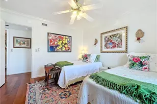 1065 8th St S, Naples, FL 34102 - Photo 32