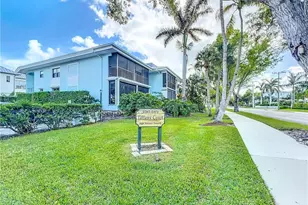 1065 8th St S, Naples, FL 34102 - Photo 1