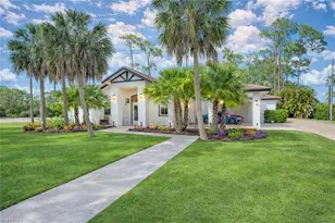 2401 Coach House Ln, Naples, FL 34105 - Photo 2
