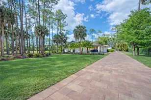 2401 Coach House Ln, Naples, FL 34105 - Photo 4