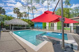 2401 Coach House Ln, Naples, FL 34105 - Photo 18