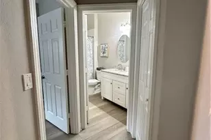711 Vistana Cir, Naples, FL 34119 - Photo 6