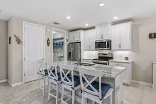 14591 Edgewater Cir, Naples, FL 34114 - Photo 2