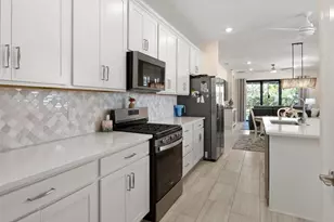 1923 Sierra Ct, Naples, FL 34120 - Photo 8