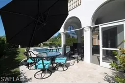 11002 W Vanderbilt Dr, Naples, FL 34108 - Photo 34