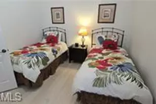 11002 W Vanderbilt Dr, Naples, FL 34108 - Photo 18