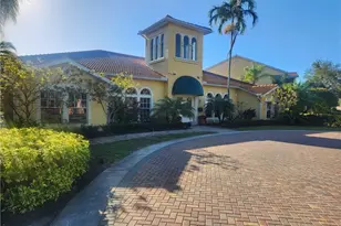 4680 St Croix Ln, Naples, FL 34109 - Photo 14