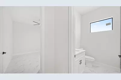 18 NE 11th Ln, Cape Coral, FL 33909 - Photo 24