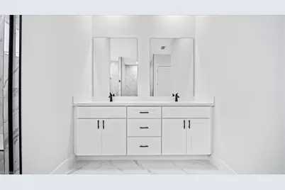 18 NE 11th Ln, Cape Coral, FL 33909 - Photo 22