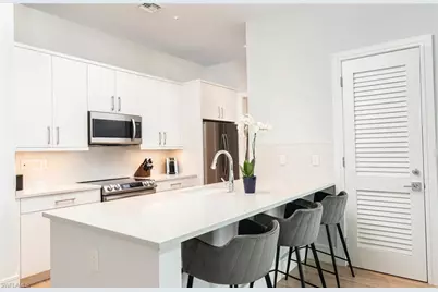 101 8th St S #210, Naples, FL 34102 - Photo 6