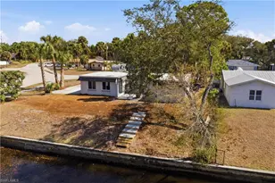 1021 April Ln, North Fort Myers, FL 33903 - Photo 6