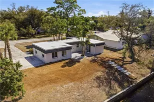 1021 April Ln, North Fort Myers, FL 33903 - Photo 4