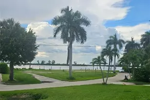 4567 E Riverside Dr, Fort Myers, FL 33905 - Photo 4