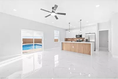 25 Diplomat Pkwy E, Cape Coral, FL 33909 - Photo 4