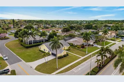 390 Saint Andrews Blvd, Naples, FL 34113 - Photo 32