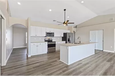 101 NW 18th Ave, Cape Coral, FL 33993 - Photo 8