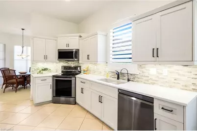 6078 Highwood Park Ct, Naples, FL 34110 - Photo 10