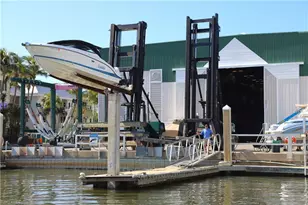 891 10th St S, Naples, FL 34102 - Photo 2