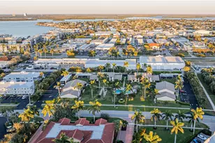 791 W Elkcam Cir, Marco Island, FL 34145 - Photo 24