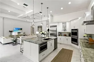 7509 Lantana Cir, Naples, FL 34119 - Photo 10