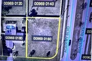 627 SE 18th St, Cape Coral, FL 33990 - Photo 2