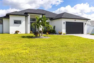 1005 NE 9th Terrace, Cape Coral, FL 33909 - Photo 2