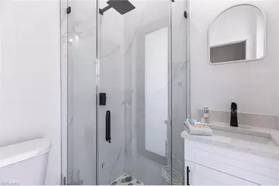 1005 NE 9th Ter, Cape Coral, FL 33909 - Photo 20