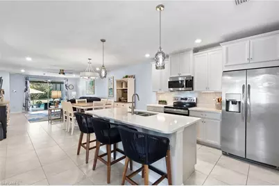 14683 Edgewater Cir, Naples, FL 34114 - Photo 4