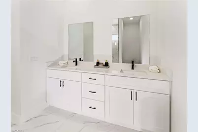 2220 NE 9th Pl, Cape Coral, FL 33909 - Photo 12