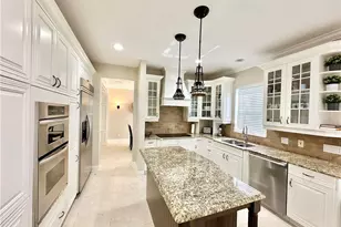 2855 Coach House Way, Naples, FL 34105 - Photo 6