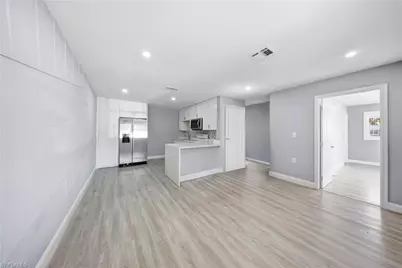 4375 Golden Gate Pkwy, Naples, FL 34116 - Photo 8