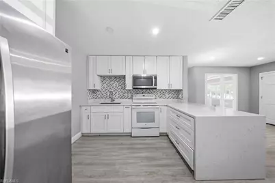 4375 Golden Gate Pkwy, Naples, FL 34116 - Photo 10