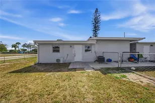 4375 Golden Gate Pkwy, Naples, FL 34116 - Photo 34