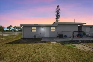 4375 Golden Gate Pkwy, Naples, FL 34116 - Photo 32