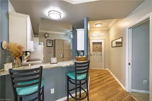 305 Robin Hood Cir, Naples, FL 34104 - Photo 4