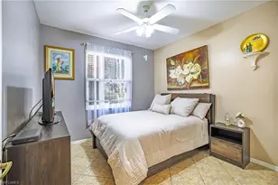 305 Robin Hood Cir, Naples, FL 34104 - Photo 14