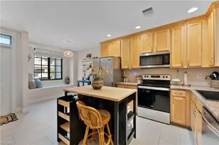 7785 Woodbrook Cir, Naples, FL 34104 - Photo 2