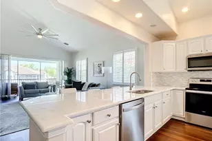 4752 Stratford Ct, Naples, FL 34105 - Photo 14