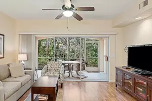 1096 Woodshire Ln, Naples, FL 34105 - Photo 6