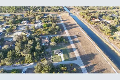 2500 72nd St W, Lehigh Acres, FL 33971 - Photo 36