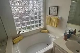 8824 Ventura Way, Naples, FL 34109 - Photo 32