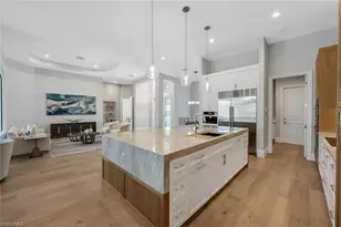 2305 Cassia Ct, Naples, FL 34109 - Photo 8