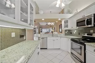 2360 Hidden Lake Ct, Naples, FL 34112 - Photo 2