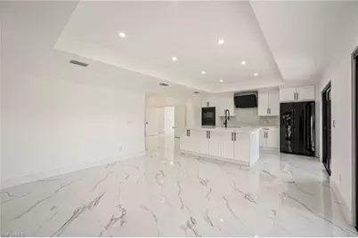 240 33rd Ave NE, Naples, FL 34120 - Photo 10