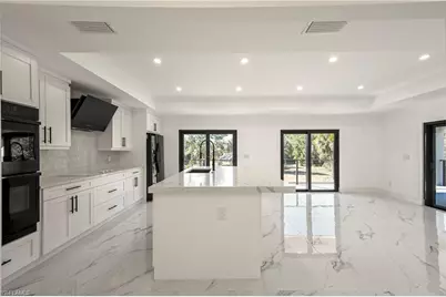 240 33rd Ave NE, Naples, FL 34120 - Photo 8