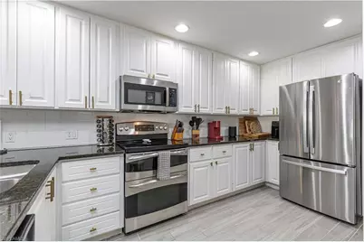 28572 Alessandria Cir, Bonita Springs, FL 34135 - Photo 10