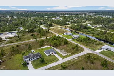 1108 Eauclaire St E, Lehigh Acres, FL 33974 - Photo 30