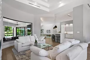 695 Wedge Dr, Naples, FL 34103 - Photo 6