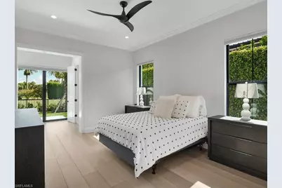 695 Wedge Dr, Naples, FL 34103 - Photo 16